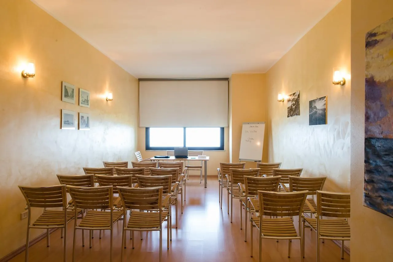 Hotel Villa Mare Altavilla Milicia 3*,