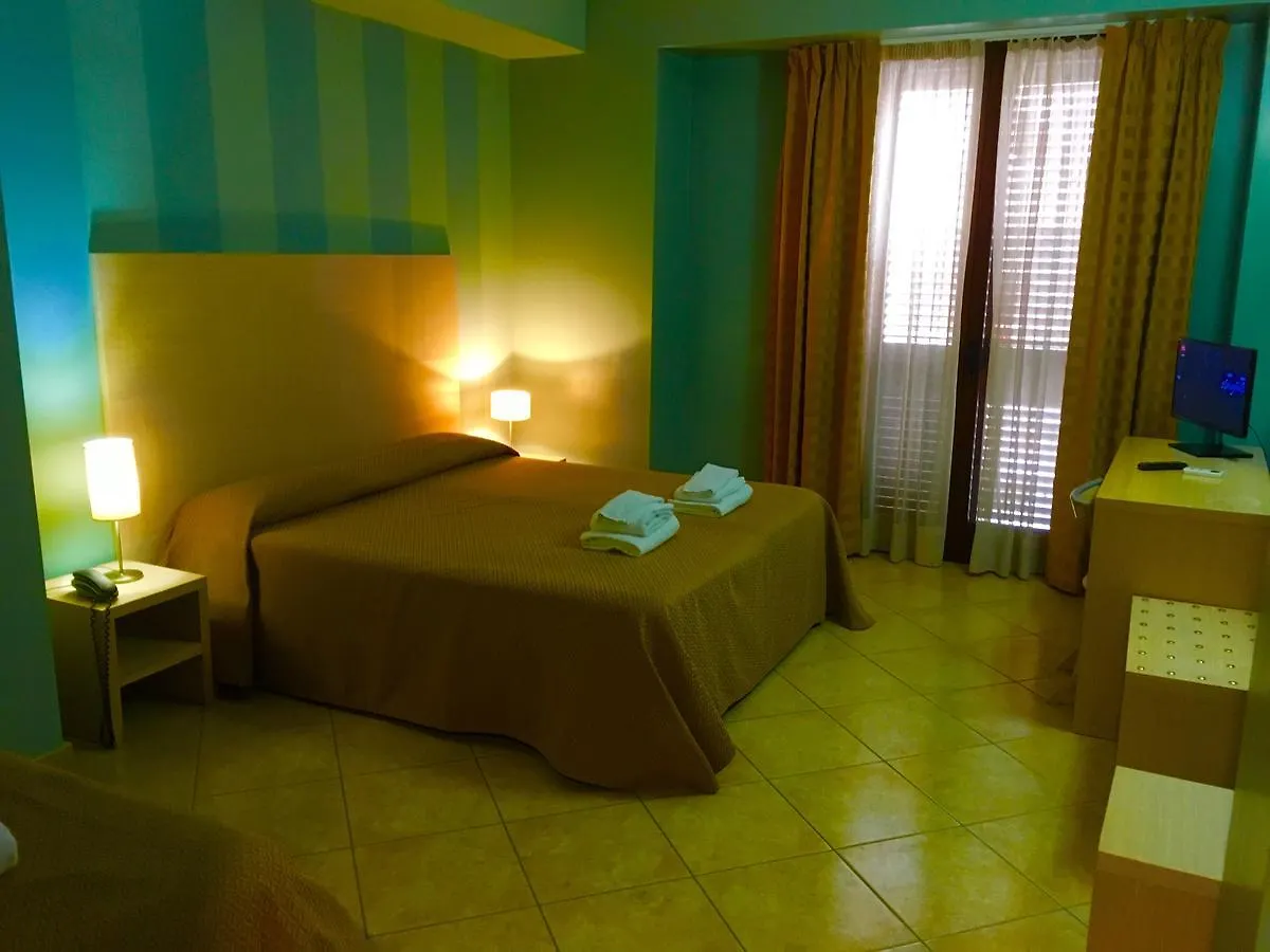 Hotel Villa Mare Altavilla Milicia 3*,